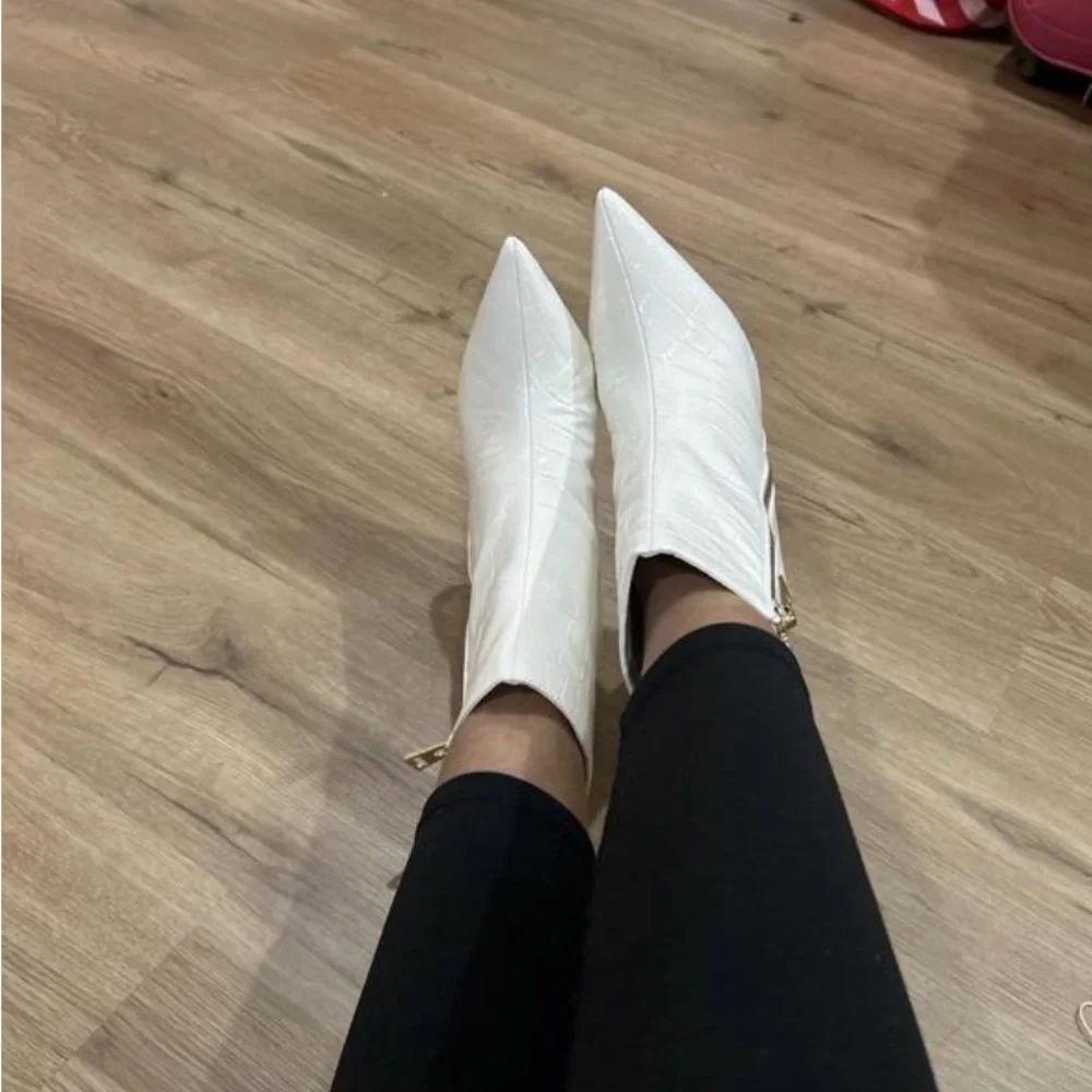 NWT I.N.C. International Concepts Women's Sarishaa Zip Booties